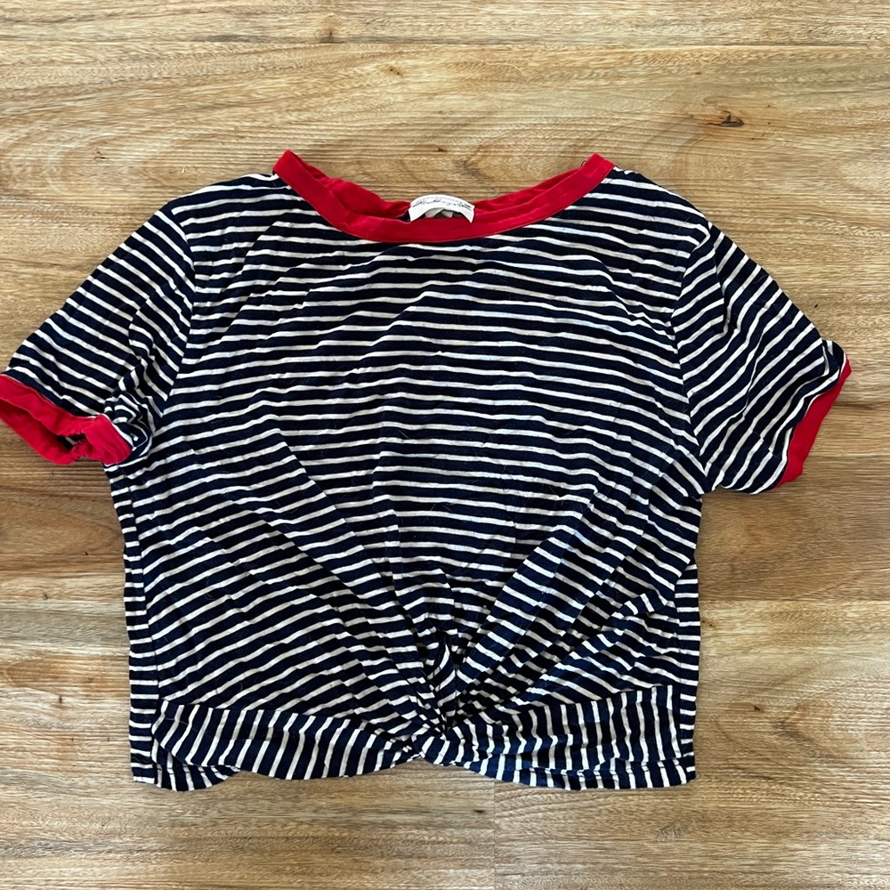 Gaze Crop Top